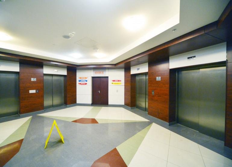 Линкор: Вид главного лифтового холла